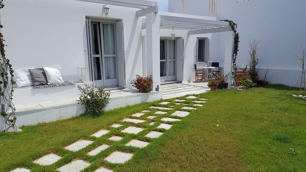 Akrotiri * Skyros