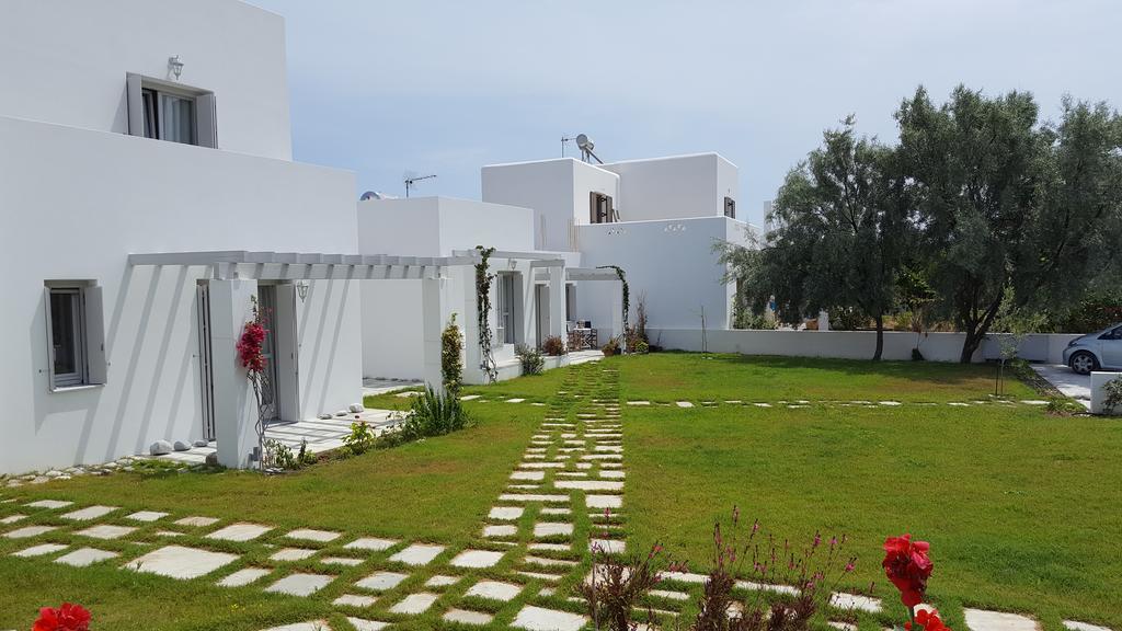 Akrotiri * Skyros